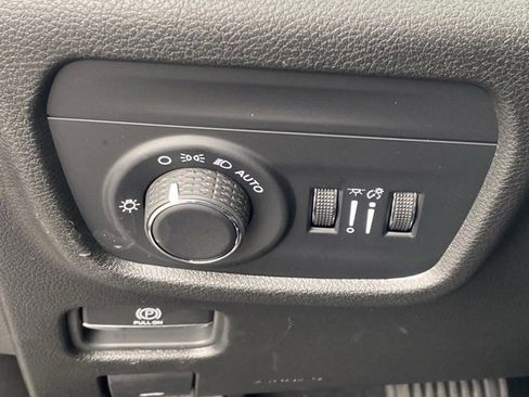 New 2025 Jeep Grand Cherokee Altitude image 26