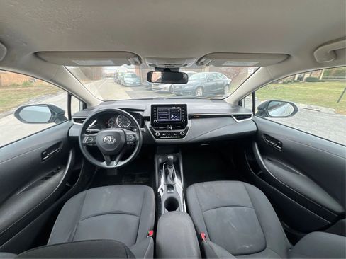 Used 2022 Toyota Corolla LE image 25