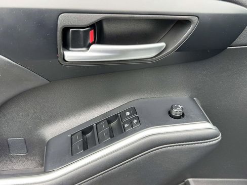 Used 2025 Toyota Highlander XSE AWD/4WD image 19