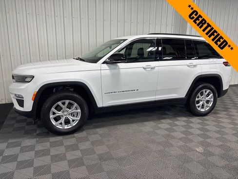 Used 2023 Jeep Grand Cherokee Limited AWD/4WD image 2