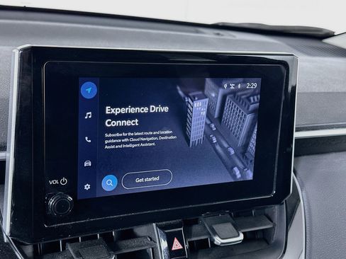Used 2025 Toyota Corolla Cross XLE FWD image 21