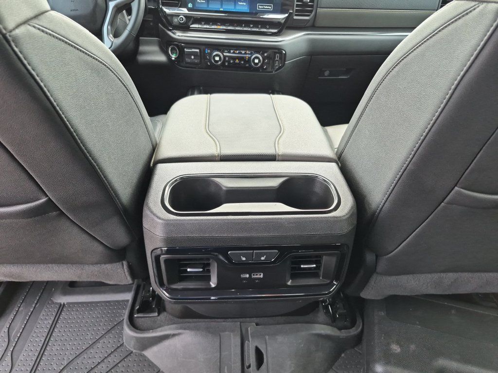 Used 2025 Chevrolet Silverado 2500 ZR2 w/ Technology Package AWD/4WD image 35