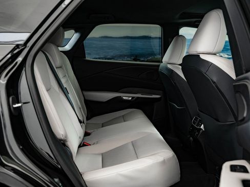 Certified 2023 Lexus RX 350h w/ Cold Area Package image 43