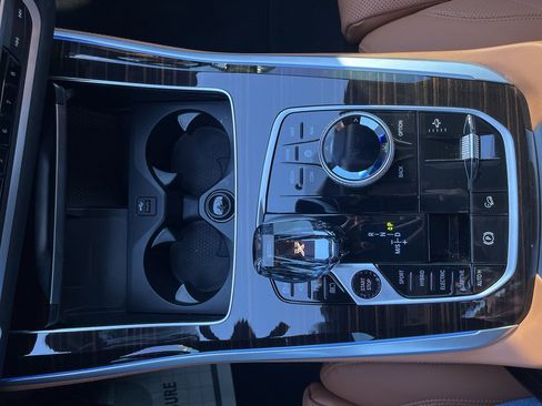 Used 2023 BMW X5 xDrive45e w/ Executive Package image 18