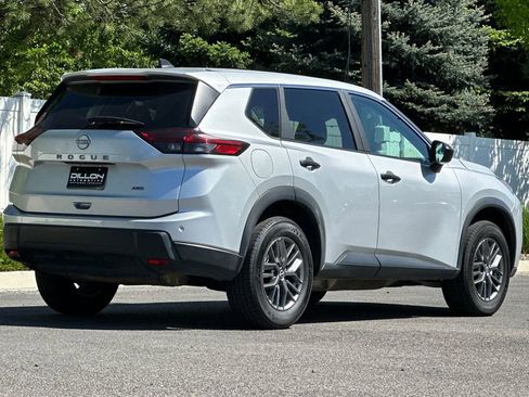 Used 2024 Nissan Rogue S AWD/4WD image 4