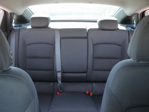 Used 2022 Chevrolet Malibu LT image 16