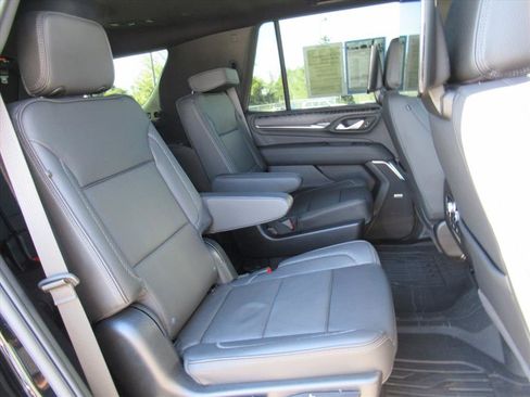 Used 2024 GMC Yukon Denali w/ Advanced Technology Package image 34