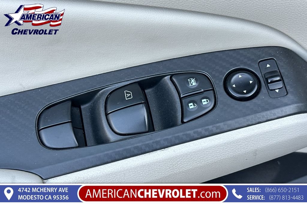Used 2025 Nissan Altima 2.5 SV FWD image 12