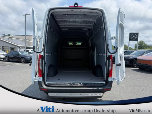 Used 2026 Mercedes-Benz Sprinter 2500 image 16