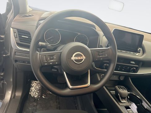 Used 2023 Nissan Rogue S AWD/4WD image 12