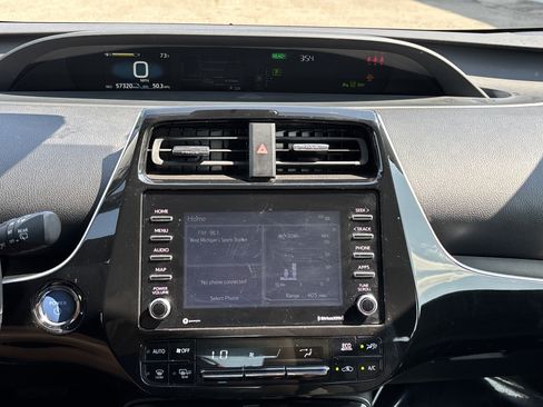 Used 2022 Toyota Prius LE FWD image 18