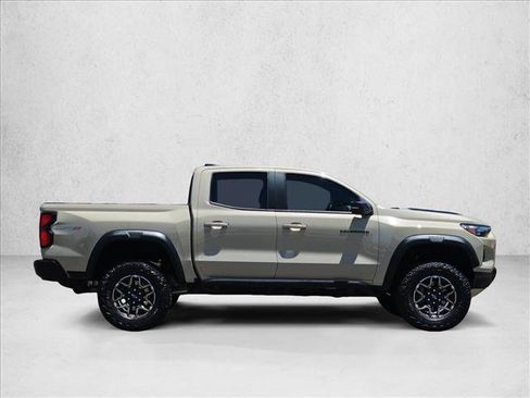 Used 2023 Chevrolet Colorado ZR2 w/ ZR2 Convenience Package III AWD/4WD image 9