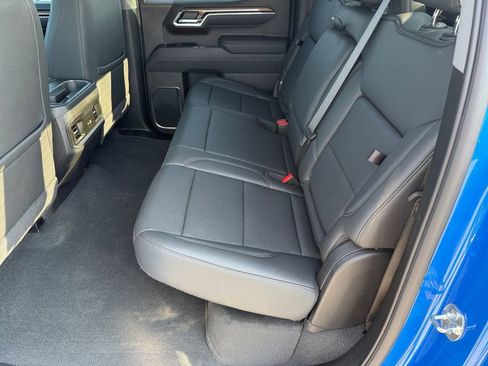 Used 2026 Chevrolet Silverado 1500 LT Trail Boss w/ Dark Appearance Package AWD/4WD image 11