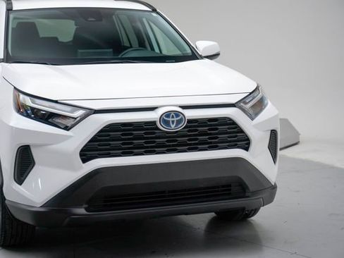 Used 2024 Toyota RAV4 XLE image 9