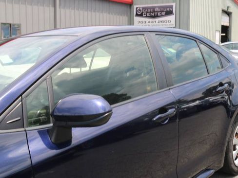 Used 2020 Toyota Corolla LE FWD image 4