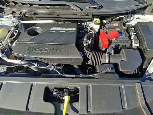 Certified 2025 Nissan Rogue SV image 28