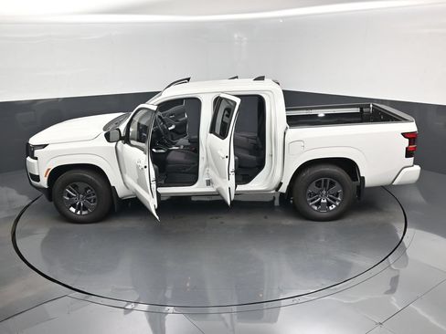 Used 2026 Nissan Frontier SV w/ SV Convenience Package RWD image 17