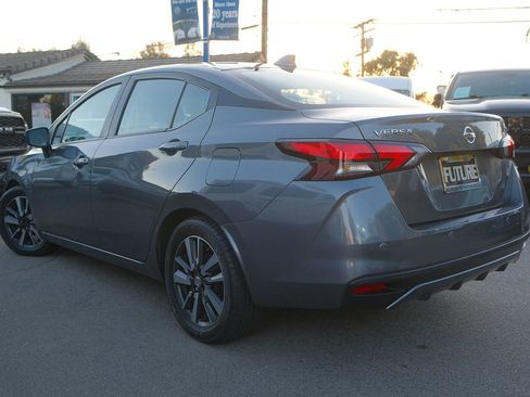 Used 2021 Nissan Versa SV image 4