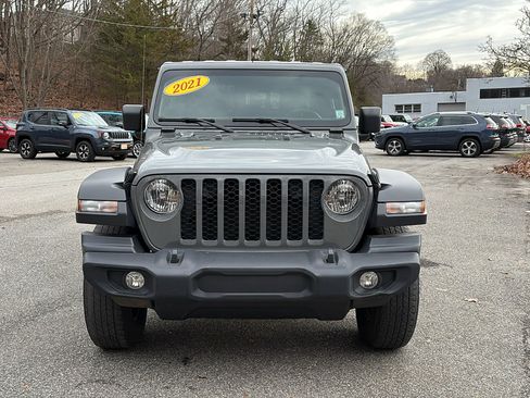Certified 2021 Jeep Gladiator Sport w/ Trailer Tow Package image 8