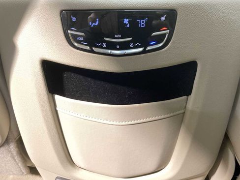Used 2020 Cadillac Escalade Luxury AWD/4WD image 25