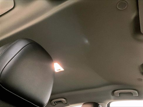 Used 2019 Buick Encore Sport Touring AWD/4WD image 21