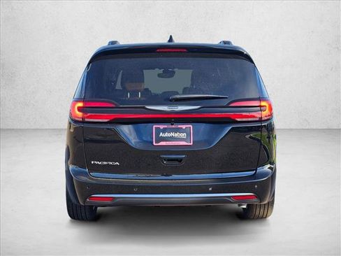 New 2026 Chrysler Pacifica Pinnacle FWD image 8