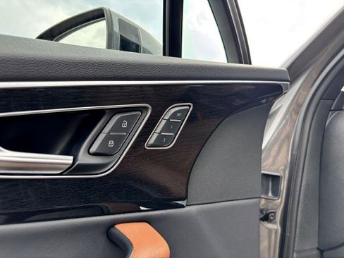 Used 2020 Audi Q7 3.0T Prestige image 16