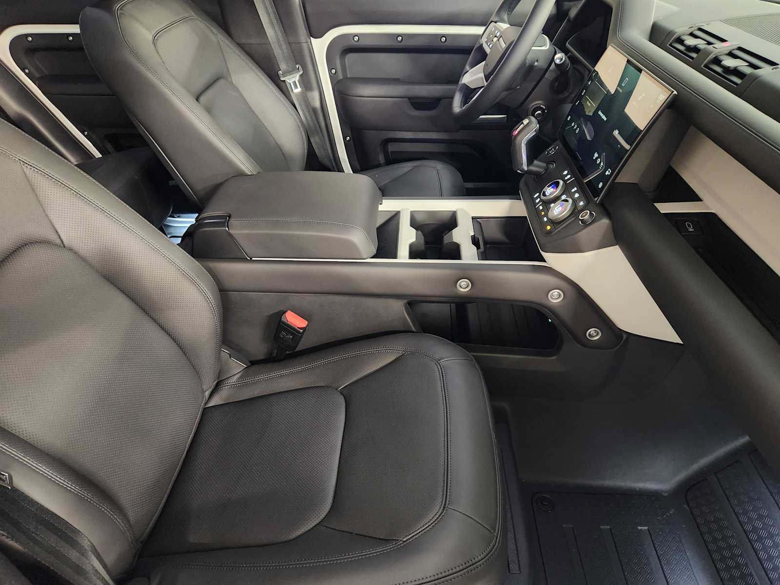 New 2026 Land Rover Defender 110 S AWD/4WD image 3