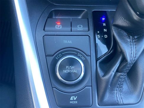 Used 2019 Toyota RAV4 XLE image 26