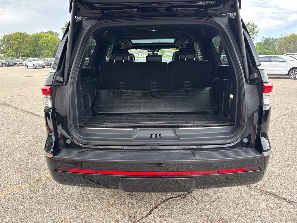 Used 2024 Lincoln Navigator L Reserve AWD/4WD image 25