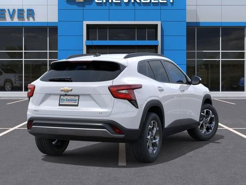 New 2026 Chevrolet Trax LT w/ Driver Confidence Package FWD image 5