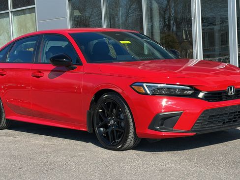 Used 2023 Honda Civic Sport image 2