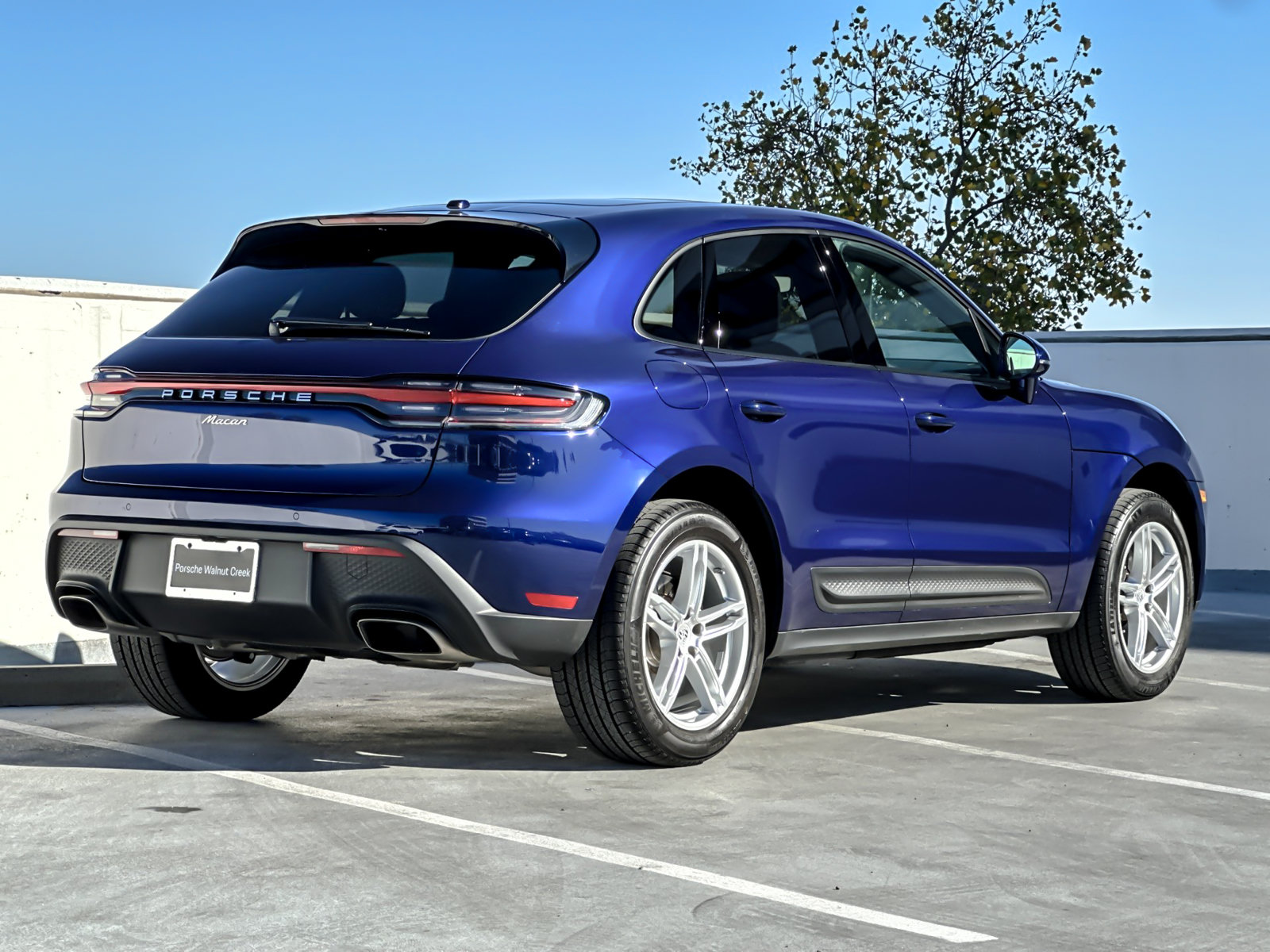 Used 2026 Porsche Macan AWD/4WD image 9