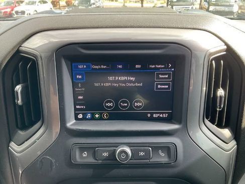 Used 2021 Chevrolet Silverado 1500 Custom Trail Boss AWD/4WD image 25