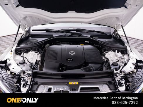 Used 2025 Mercedes-Benz GLC 300 4MATIC image 32