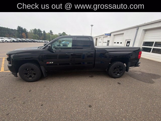 Used 2017 Chevrolet Silverado 1500 LT w/ Midnight Edition AWD/4WD image 5