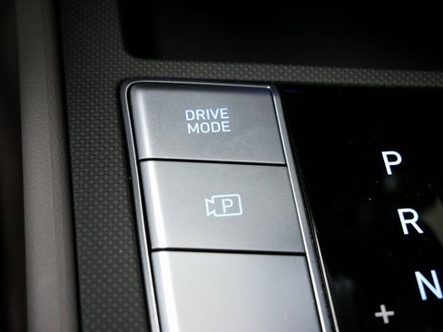 New 2025 Hyundai Elantra Sport image 17