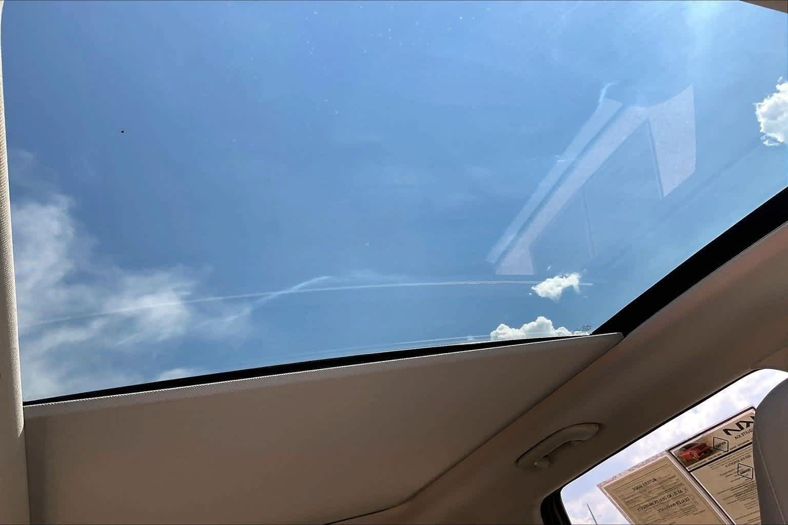 Certified 2022 Kia Sorento S w/ Panoramic Sunroof Package FWD image 28