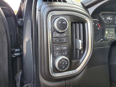 Used 2021 GMC Sierra 1500 AT4 w/ AT4 Premium Package image 10