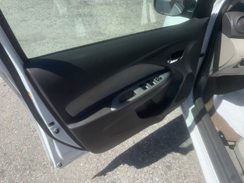 Used 2010 Toyota Yaris Sedan FWD image 9