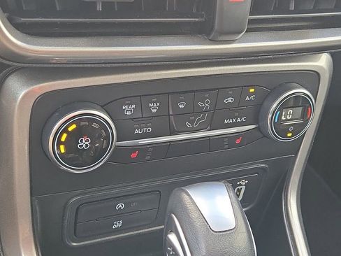 Used 2021 Ford EcoSport SE image 25