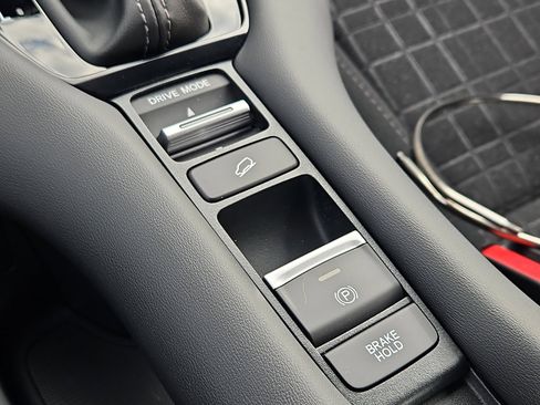 New 2026 Honda HR-V LX image 8