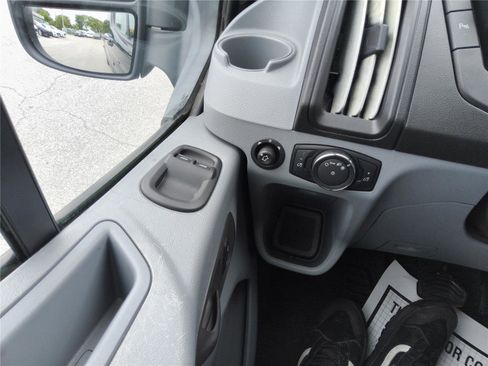 Used 2018 Ford Transit 350 XLT RWD image 27