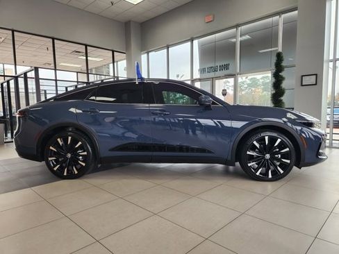 Used 2025 Toyota Crown Platinum image 4