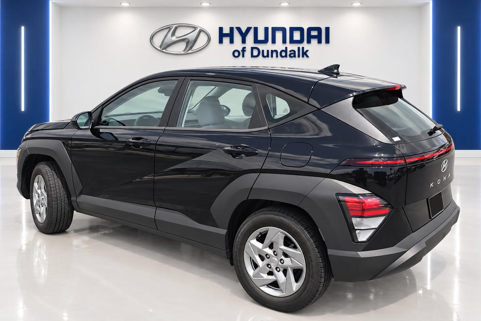 Used 2025 Hyundai Kona SE FWD image 2