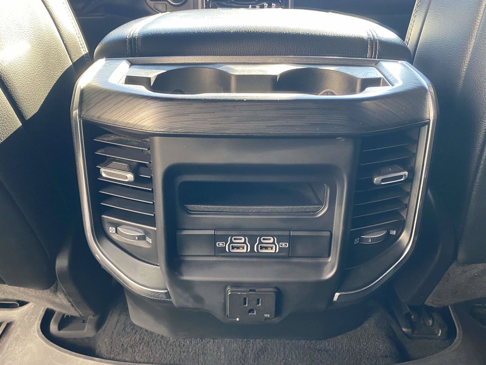 Used 2023 RAM 1500 Laramie AWD/4WD image 13