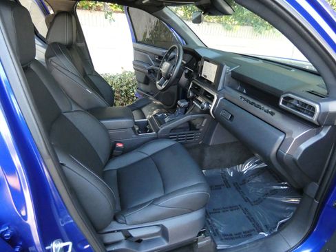 Used 2025 Toyota Tacoma SR5 image 30