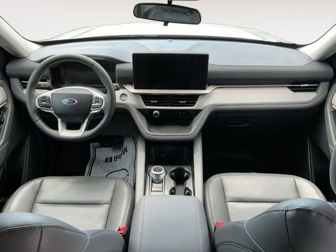 Used 2026 Ford Explorer Active w/ Active Comfort Package RWD image 6