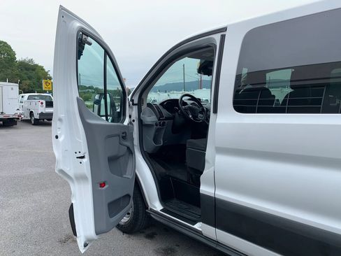Used 2016 Ford Transit 350 XL RWD image 5