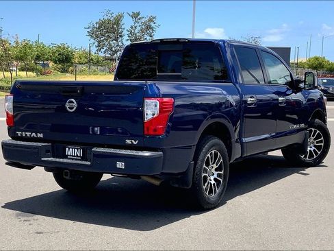 Used 2020 Nissan Titan SV w/ SV Convenience Package RWD image 11